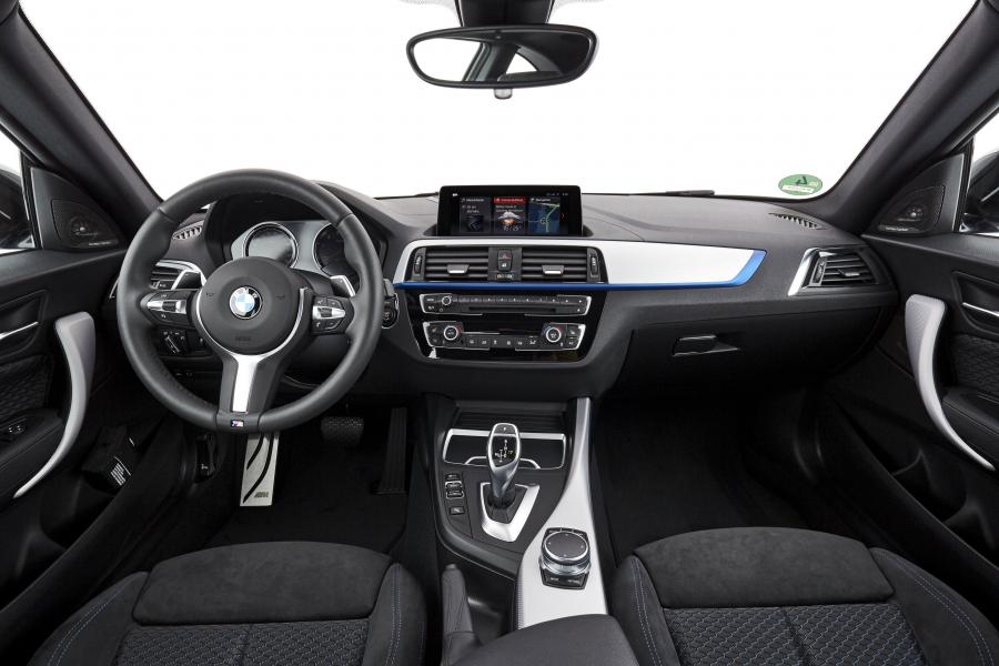 Торпедо BMW M240i xDrive Coupe 2017 года  (WW) (фото 88 из 116)